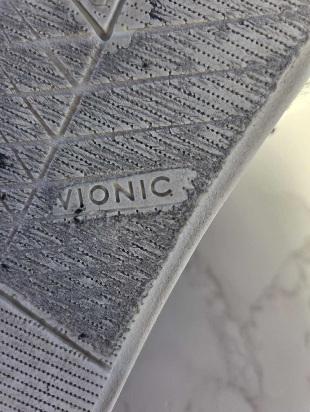 Black Vionic - Picture 5 of 9